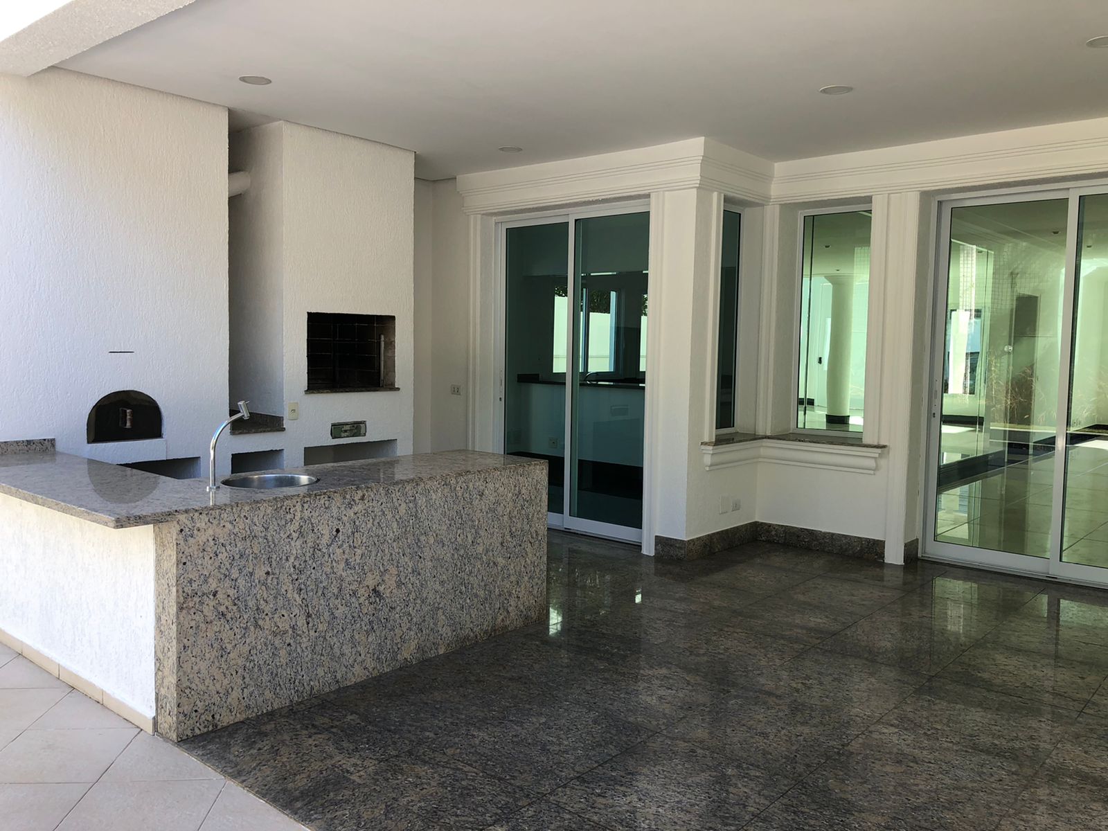 Imagem Casa de Condomínio com 5 Quartos à Venda ou Locação, 662 m²em Tamboré - Santana de Parnaíba Imagem Casa de Condomínio com 5 Quartos à Venda ou Locação, 662 m²em Tamboré - Santana de Parnaíba