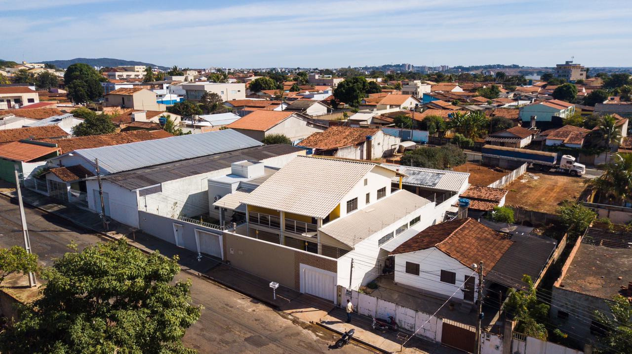 Imagem Casa com 3 Quartos à Venda, 380 m² em Estância Itaici - Caldas Novas
