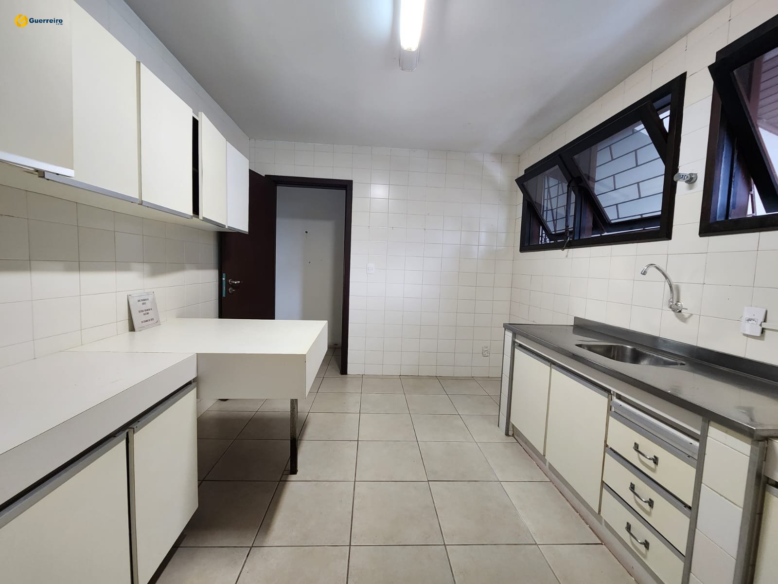 Imagem Casa com 3 Quartos à Venda, 190 m² em Trindade - Florianópolis Imagem Casa com 3 Quartos à Venda, 190 m² em Trindade - Florianópolis
