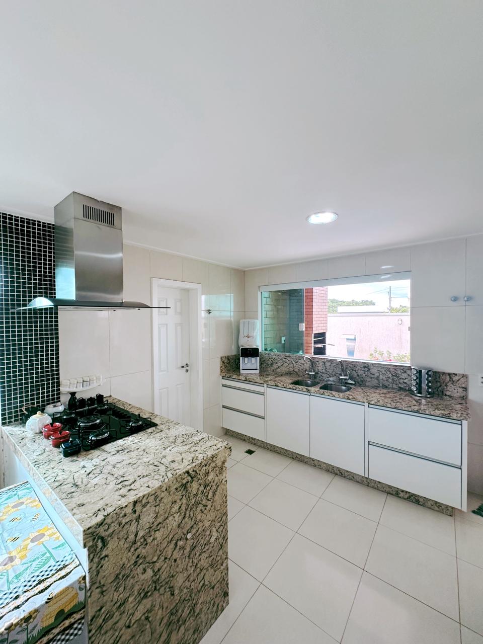 Imagem Casa de Condomínio com 4 Quartos à Venda, 350 m²em Alphaville (Abrantes) - Camaçari Imagem Casa de Condomínio com 4 Quartos à Venda, 350 m²em Alphaville (Abrantes) - Camaçari