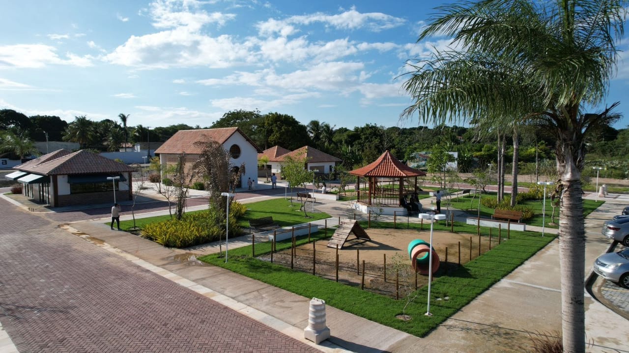 Imagem Terreno à Venda, 180 m²em BOULEVARD - Aquiraz Imagem Terreno à Venda, 180 m²em BOULEVARD - Aquiraz