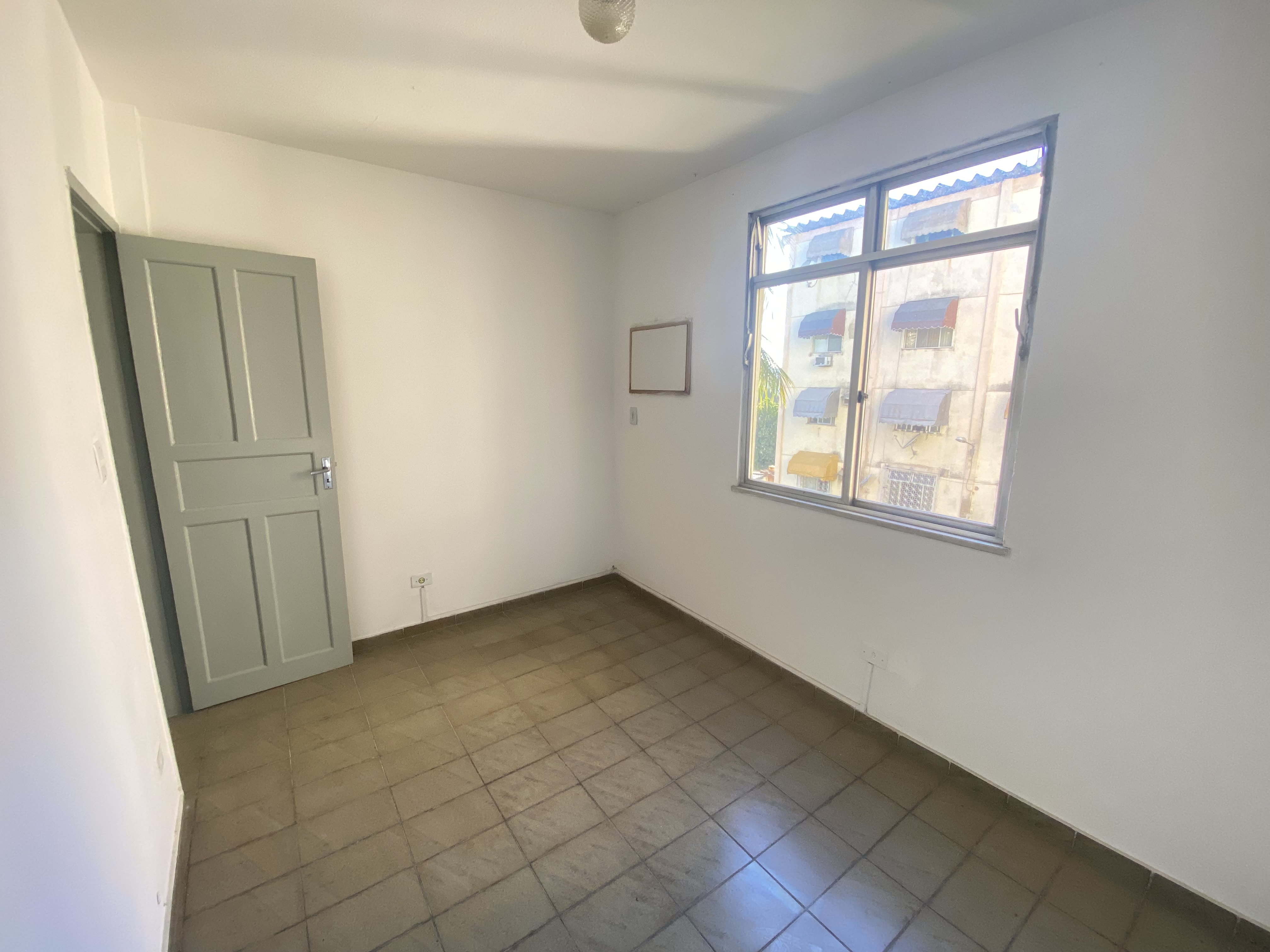 Imagem Apartamento com 2 Quartos à Venda, 60 m²em Tomás Coelho - Rio de Janeiro Imagem Apartamento com 2 Quartos à Venda, 60 m²em Tomás Coelho - Rio de Janeiro