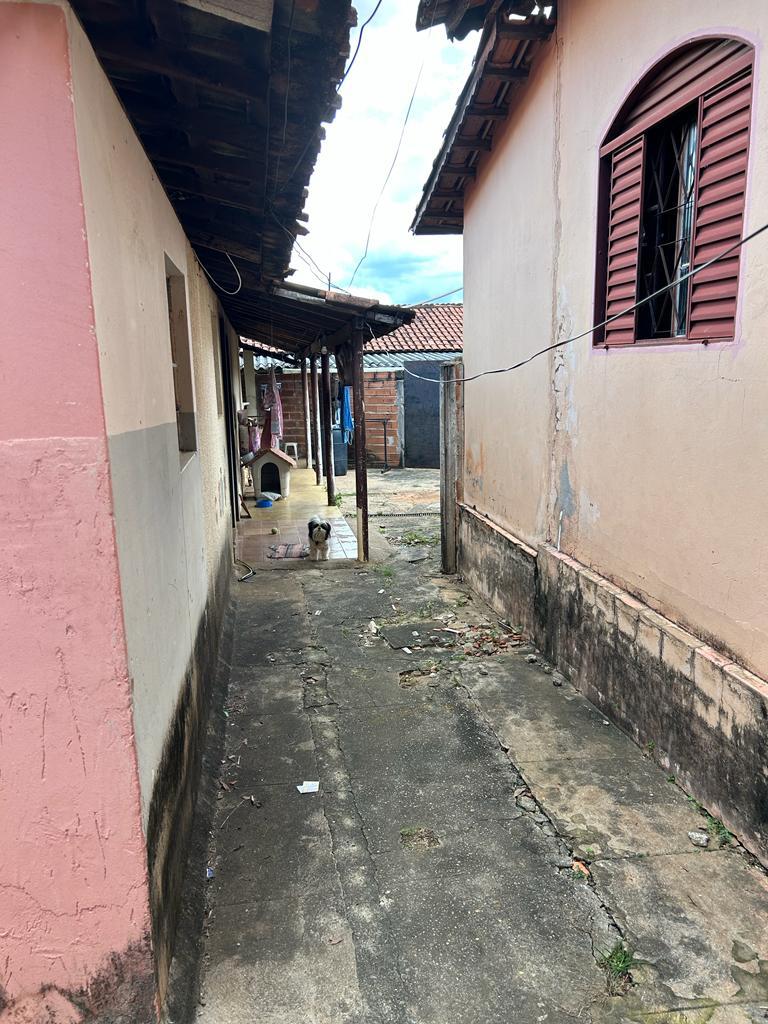 Casa com 3 Quartos à Venda, 211 m²em Jardim América - Goiânia