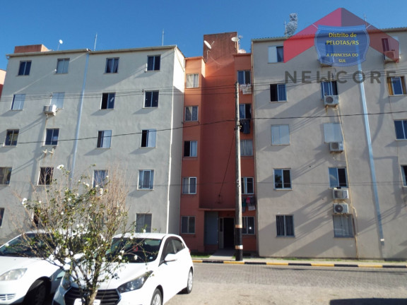 Imagem Apartamento com 2 Quartos à Venda,  em Três Vendas - Pelotas