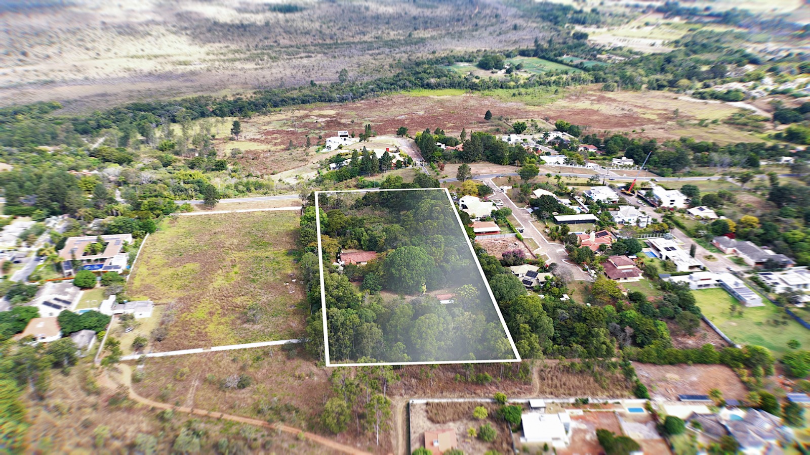 Imagem Terreno em Condomínio à Venda, 24.800 m² em Park Way - Brasília Imagem Terreno em Condomínio à Venda, 24.800 m² em Park Way - Brasília