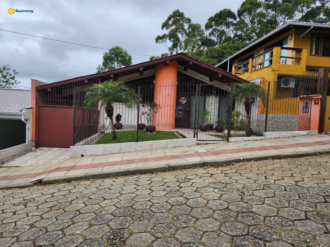 Imagem Casa com 3 Quartos à Venda, 190 m² em Trindade - Florianópolis Imagem Casa com 3 Quartos à Venda, 190 m² em Trindade - Florianópolis
