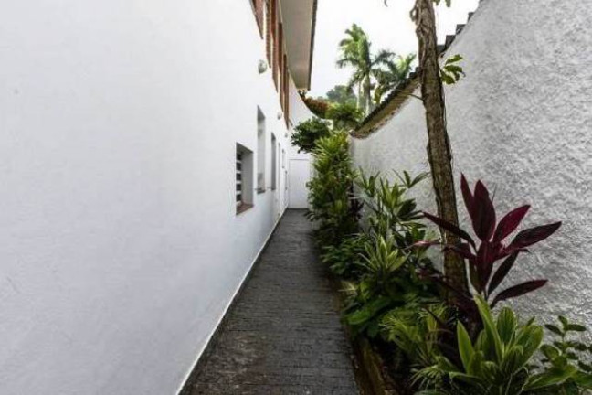Imagem Sobrado com 8 Quartos à Venda, 450 m² em Barequeçaba - São Sebastião