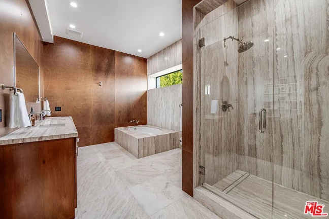 Imagem Casa de Condomínio com 5 Quartos à Venda, 796 m²em Alphaville Residencial Um - Barueri Imagem Casa de Condomínio com 5 Quartos à Venda, 796 m²em Alphaville Residencial Um - Barueri