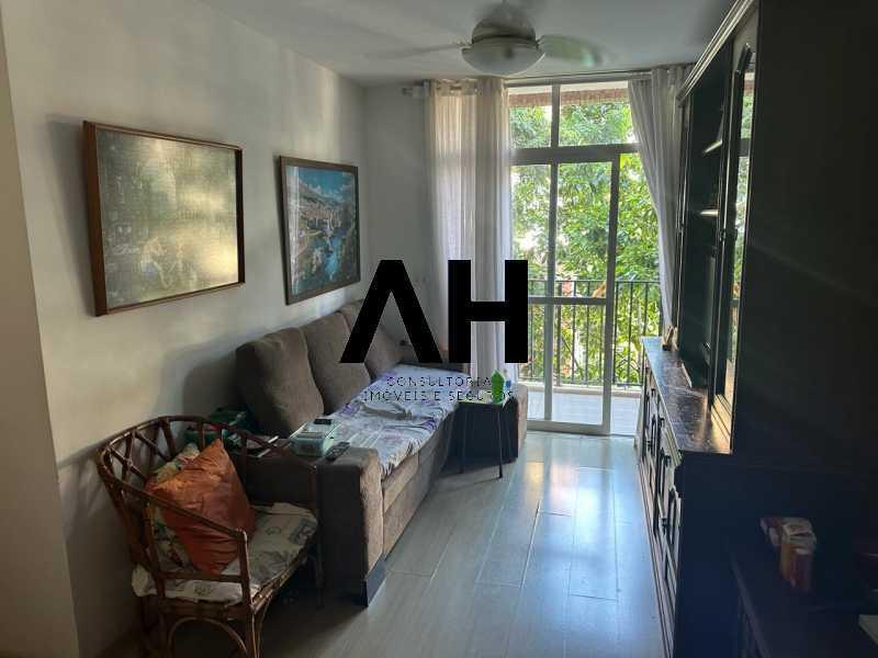 Imagem Apartamento com 3 Quartos à Venda, 85 m²em Santa Rosa - Niterói