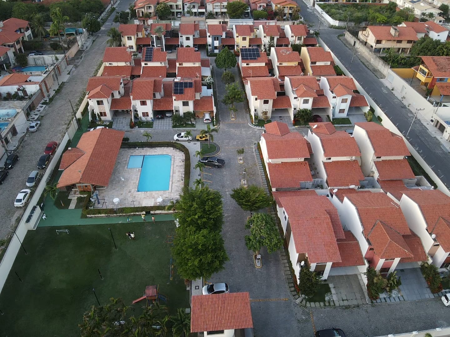 Imagem Casa de Condomínio com 4 Quartos à Venda, 198 m² em Sapiranga-Coité - Fortaleza Imagem Casa de Condomínio com 4 Quartos à Venda, 198 m² em Sapiranga-Coité - Fortaleza