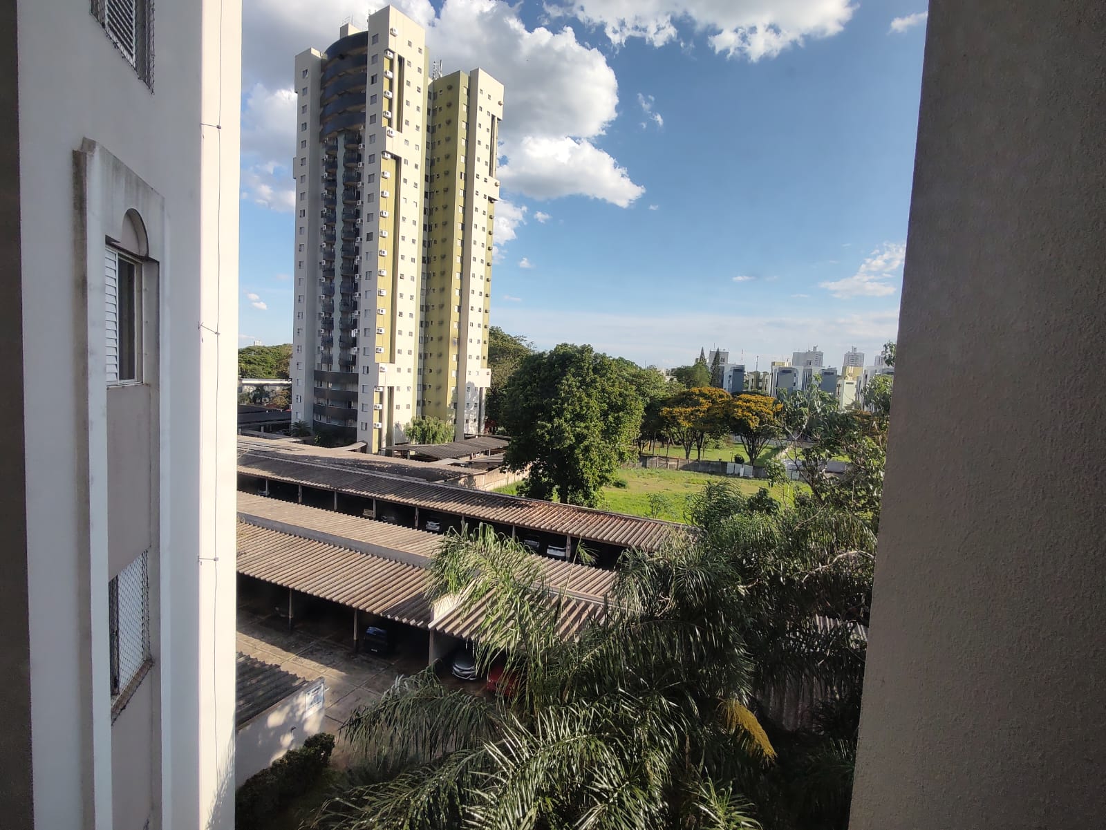 Imagem Apartamento com 3 Quartos à Venda, 64 m²em Cláudia - Londrina