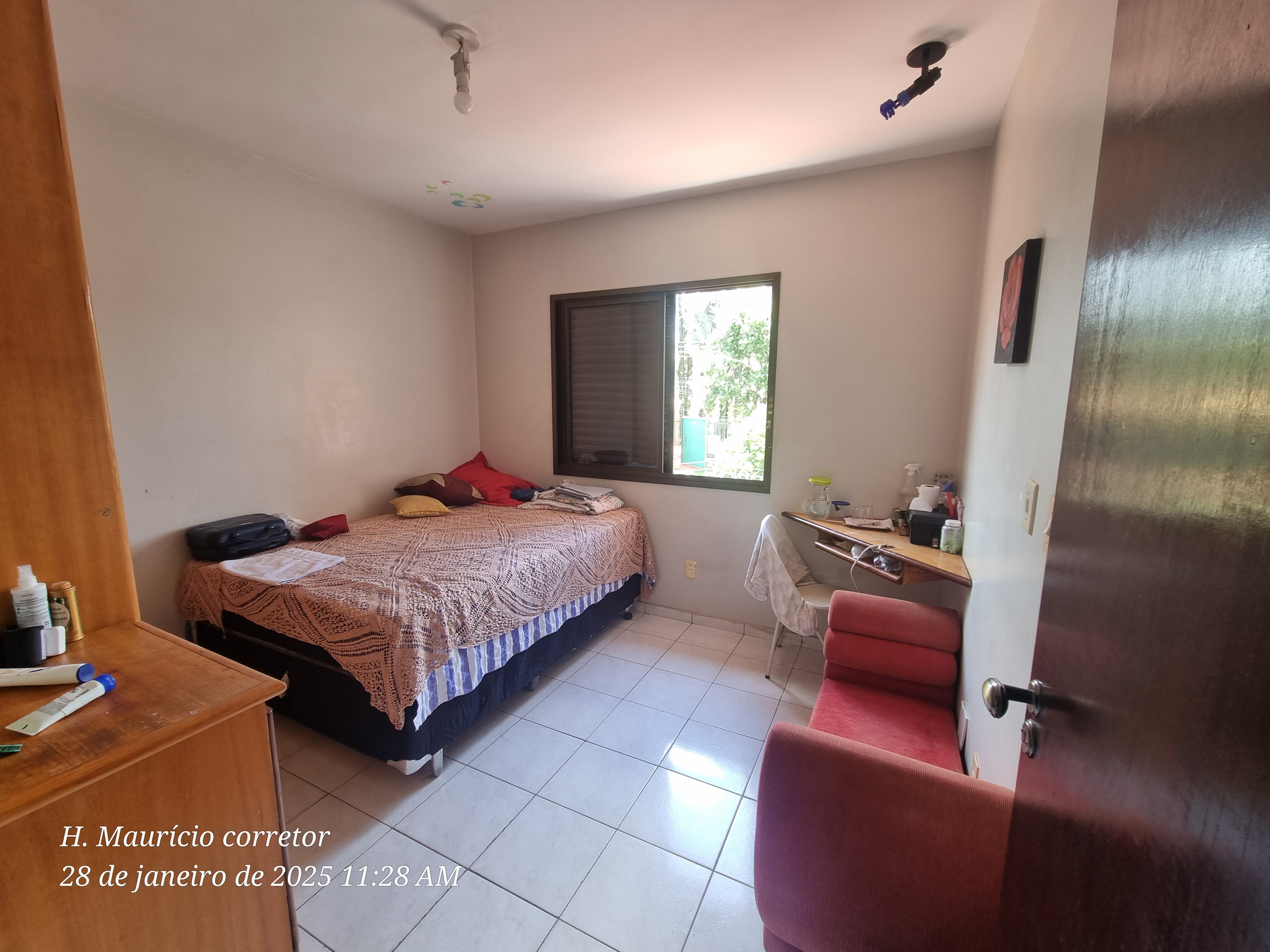 Imagem Sobrado com 4 Quartos à Venda, 143 m² em Setor Jaó - Goiânia Imagem Sobrado com 4 Quartos à Venda, 143 m² em Setor Jaó - Goiânia