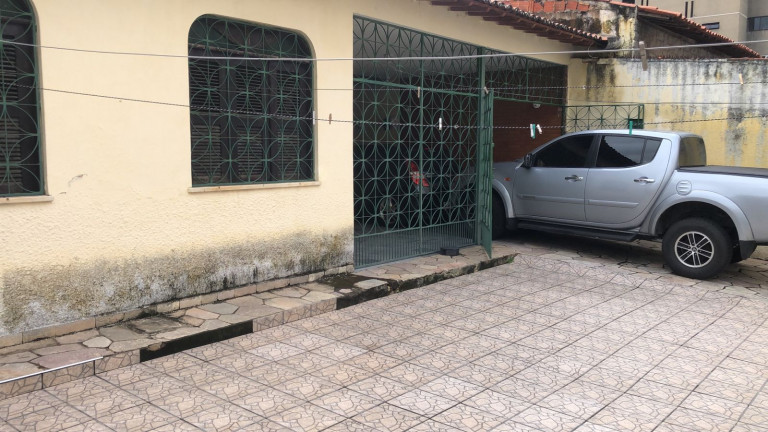 Imagem Casa com 3 Quartos à Venda, 584 m² em Varjota - Fortaleza
