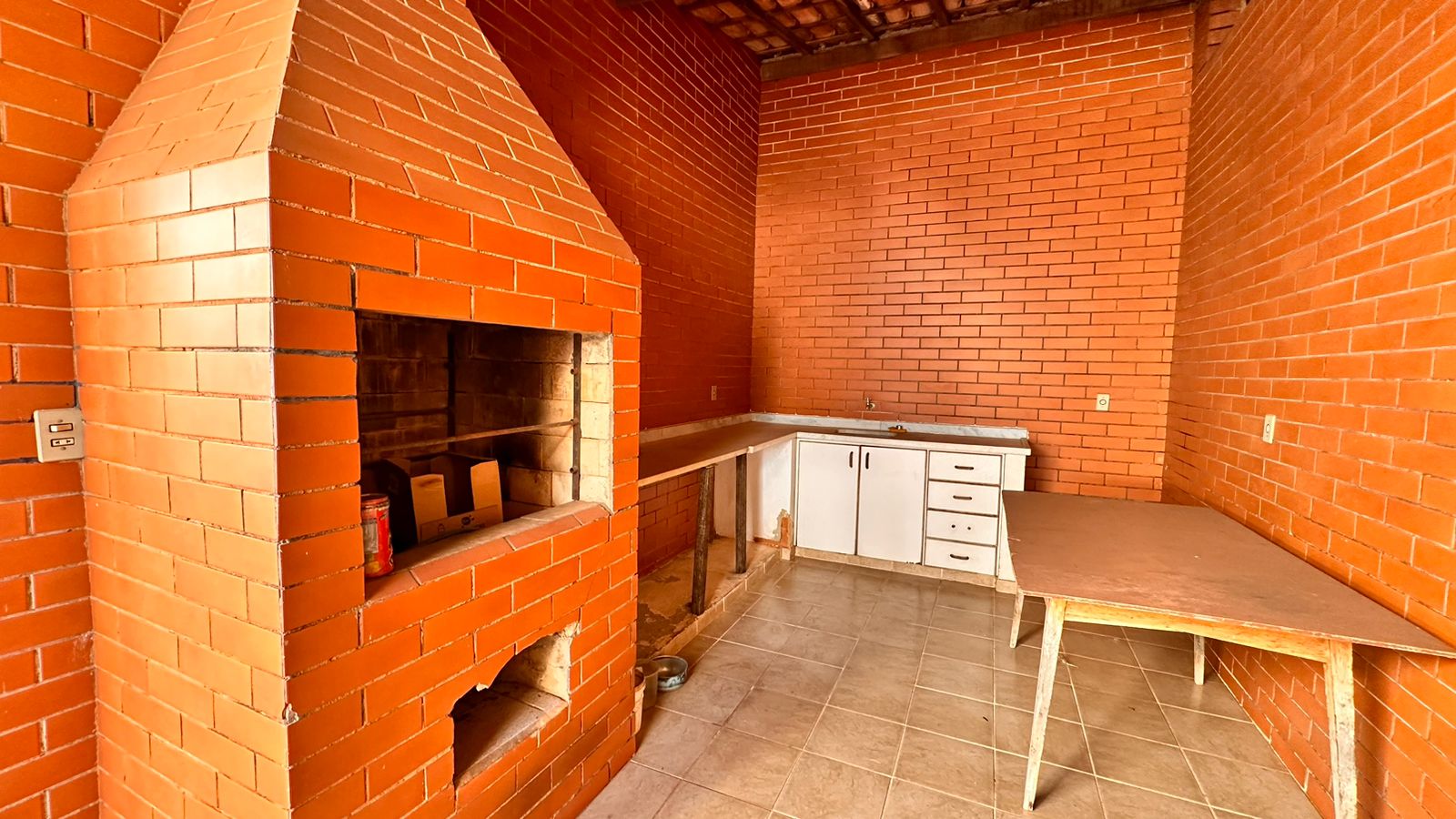 Imagem Sobrado com 5 Quartos à Venda ou Temporada, 587 m²em Taguatinga Norte (Taguatinga) - Brasília