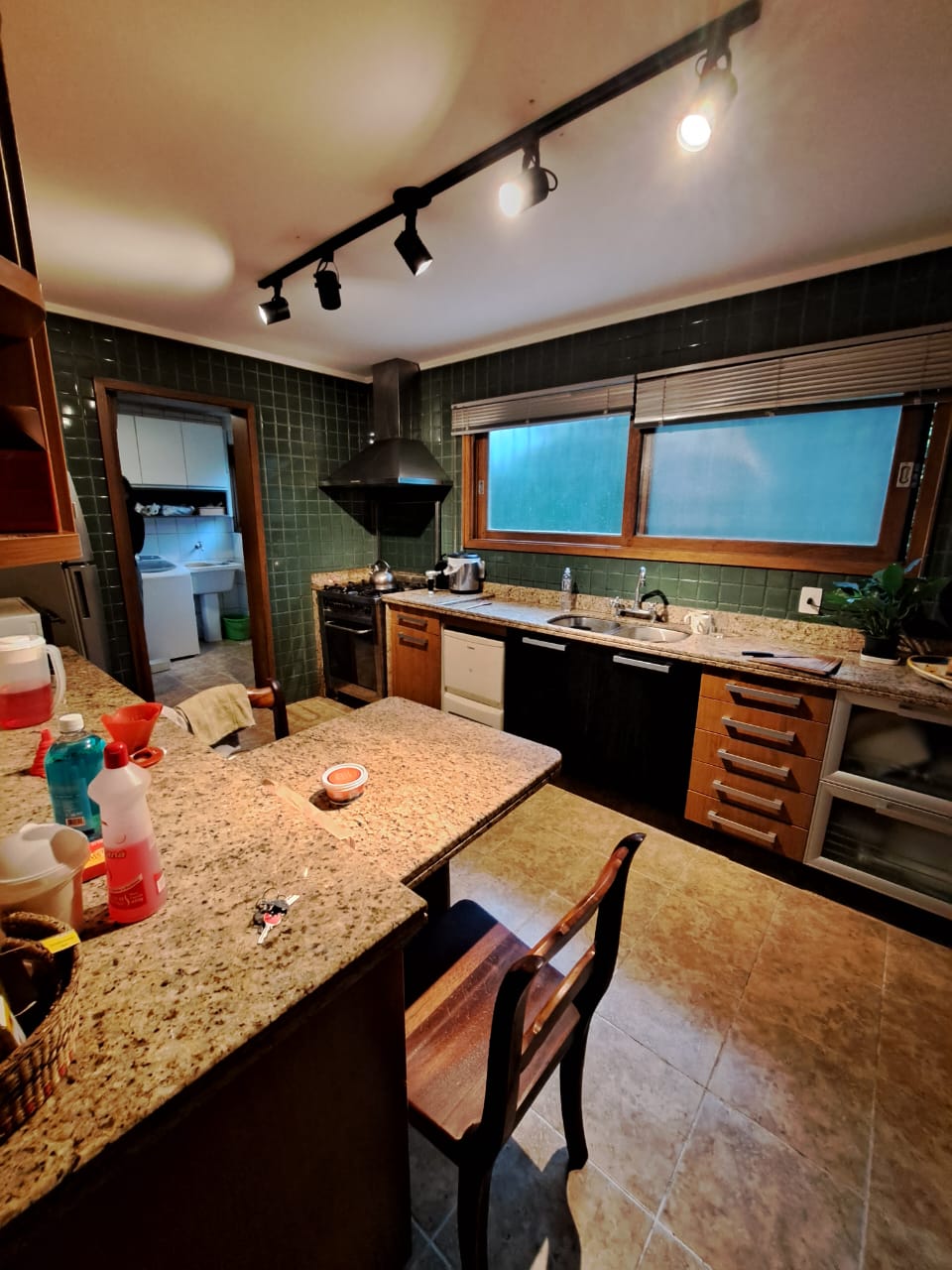 Imagem Casa com 3 Quartos à Venda, 300 m²em Laranjal - Pelotas Imagem Casa com 3 Quartos à Venda, 300 m²em Laranjal - Pelotas