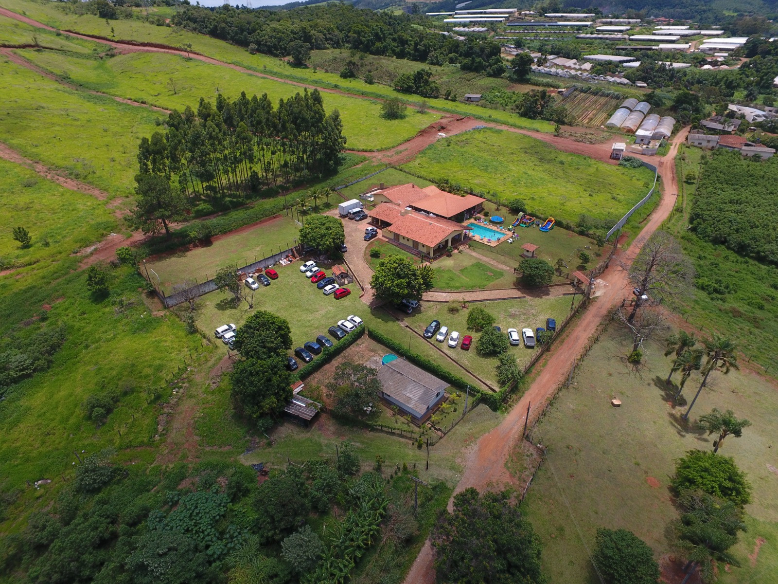 Chácara com 5 Quartos à Venda, Locação ou Temporada, 950 m² em Tanque - Atibaia