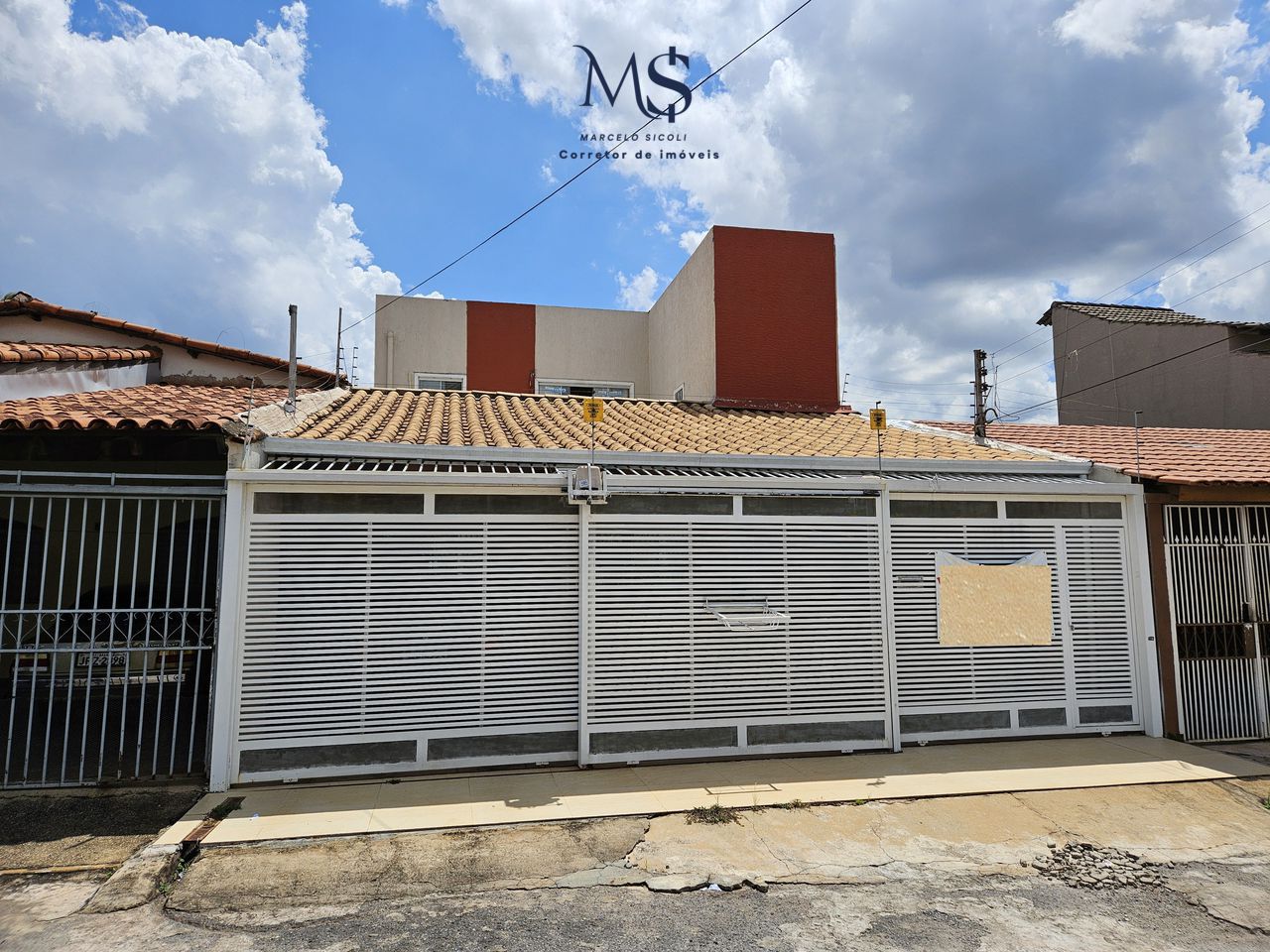 Imagem Casa com 2 Quartos à Venda, 180 m² em Guará II - Brasília