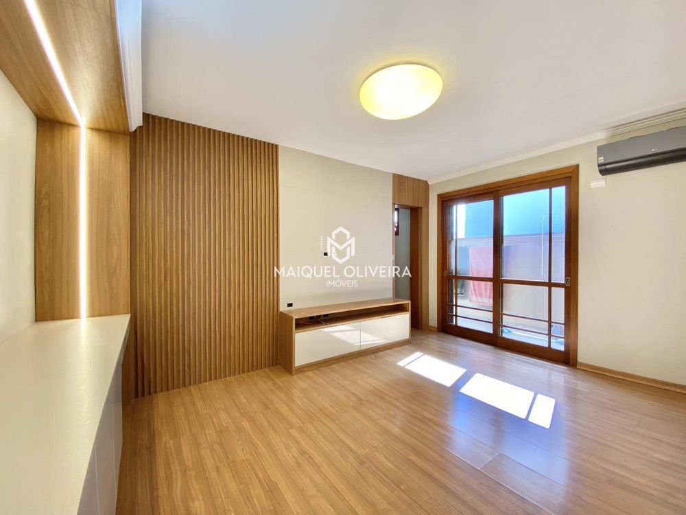 Imagem Casa de Condomínio com 4 Quartos para Alugar, 362 m²em Tomazetti - Santa Maria