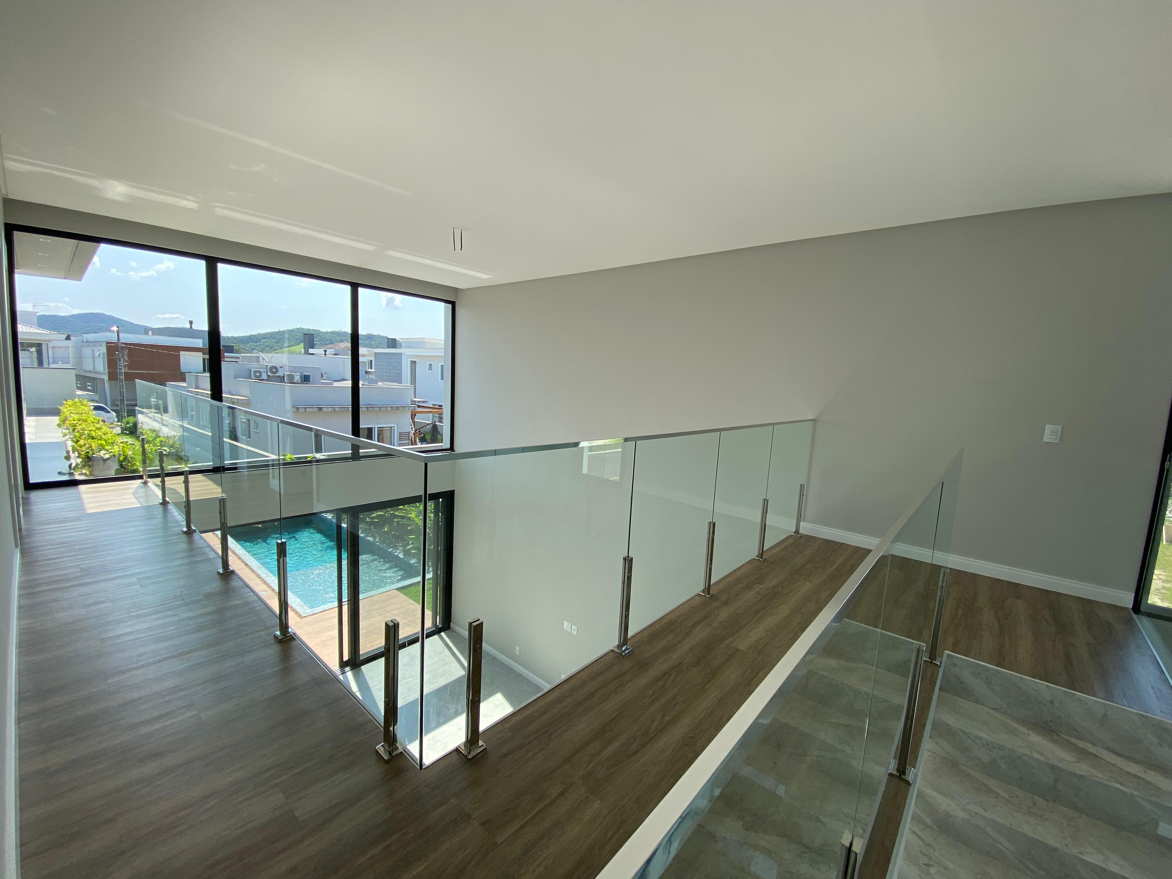 Imagem Casa com 4 Quartos à Venda, 370 m²em Santa Regina - Camboriú Imagem Casa com 4 Quartos à Venda, 370 m²em Santa Regina - Camboriú
