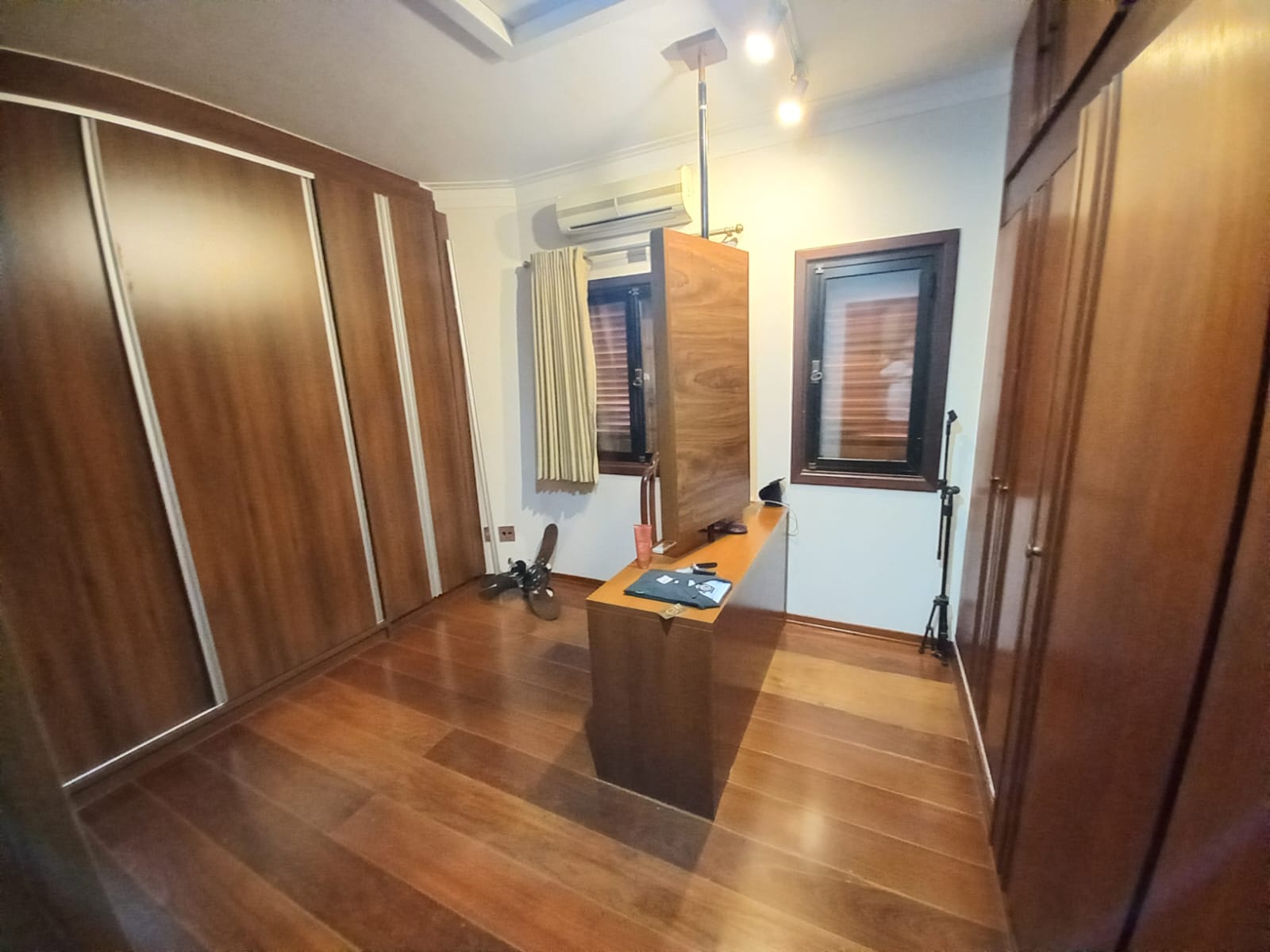 Imagem Casa com 5 Quartos à Venda, 475 m²em Vila Brandina - Campinas