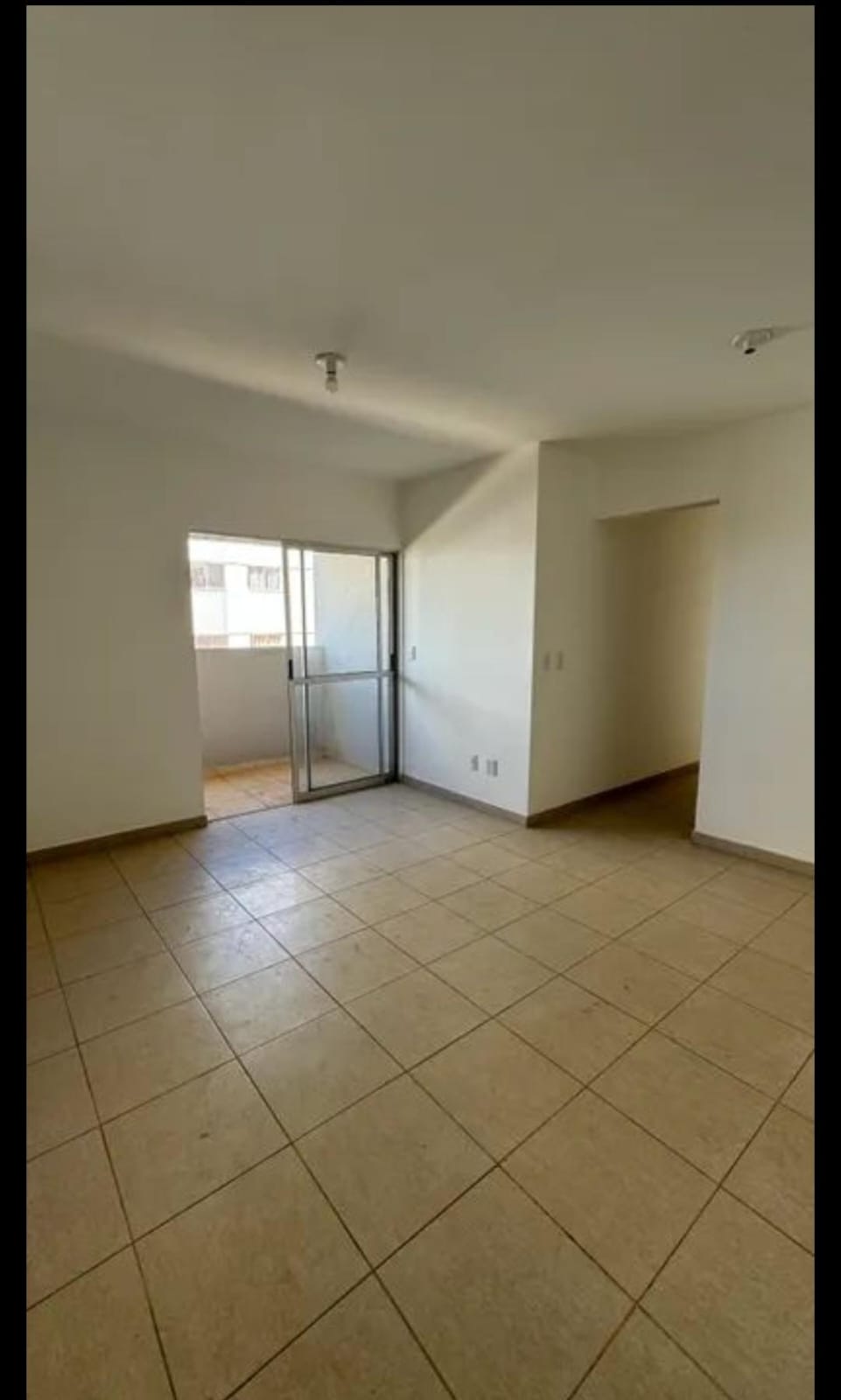 Imagem Apartamento com 3 Quartos à Venda, 75 m²em Parque Flamboyant - Goiânia