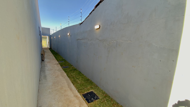 Imagem Casa de Condomínio com 3 Quartos à Venda,  em Samambaia Sul (Samambaia) - Brasília