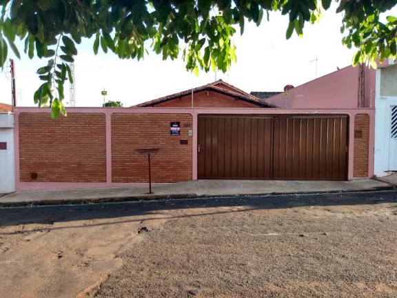 Imagem Casa com 3 Quartos à Venda, 205 m² em Centro - Ituverava Imagem Casa com 3 Quartos à Venda, 205 m² em Centro - Ituverava