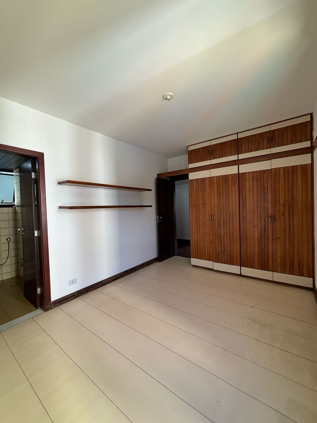 Imagem Apartamento com 4 Quartos à Venda, 211 m² em Itaigara - Salvador Imagem Apartamento com 4 Quartos à Venda, 211 m² em Itaigara - Salvador