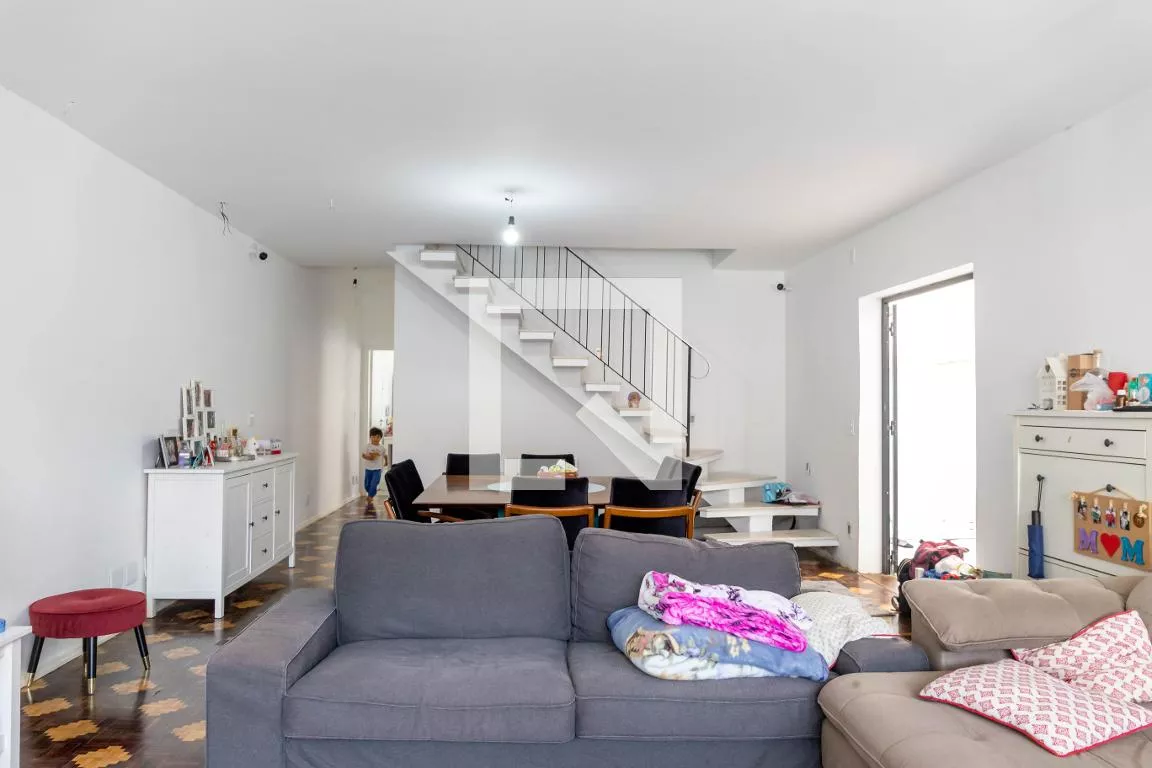 Imagem Casa com 4 Quartos à Venda, 257 m²em Vila Gumercindo - São Paulo Imagem Casa com 4 Quartos à Venda, 257 m²em Vila Gumercindo - São Paulo