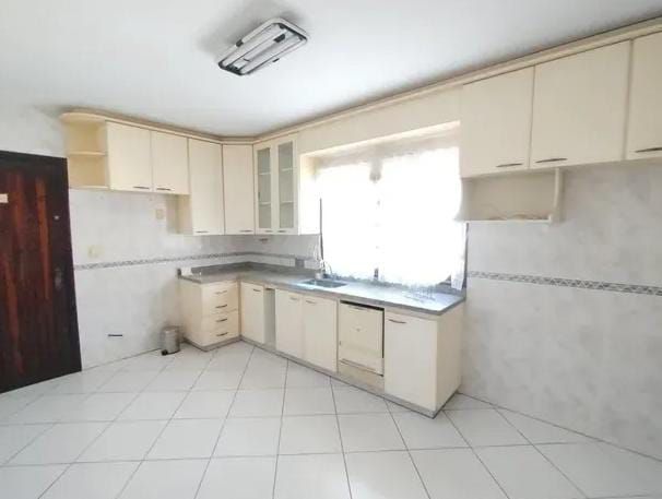 Imagem Casa com 3 Quartos à Venda, 360 m²em Piratininga - Niterói Imagem Casa com 3 Quartos à Venda, 360 m²em Piratininga - Niterói