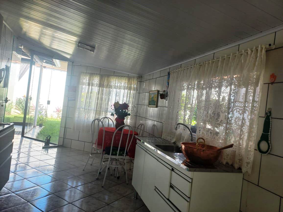 Imagem Casa com 4 Quartos à Venda, 167 m² em Country Club - Poços de Caldas Imagem Casa com 4 Quartos à Venda, 167 m² em Country Club - Poços de Caldas