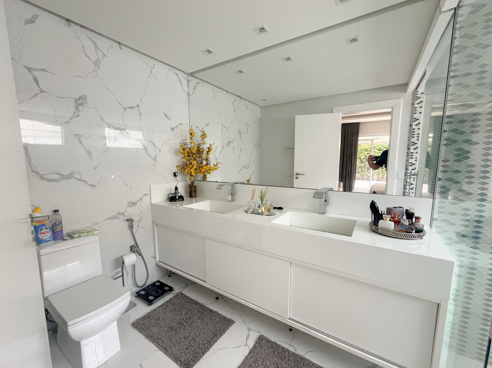 Imagem Casa de Condomínio com 4 Quartos à Venda, 415 m² em Vale do Landirana (Abrantes) - Camaçari Imagem Casa de Condomínio com 4 Quartos à Venda, 415 m² em Vale do Landirana (Abrantes) - Camaçari