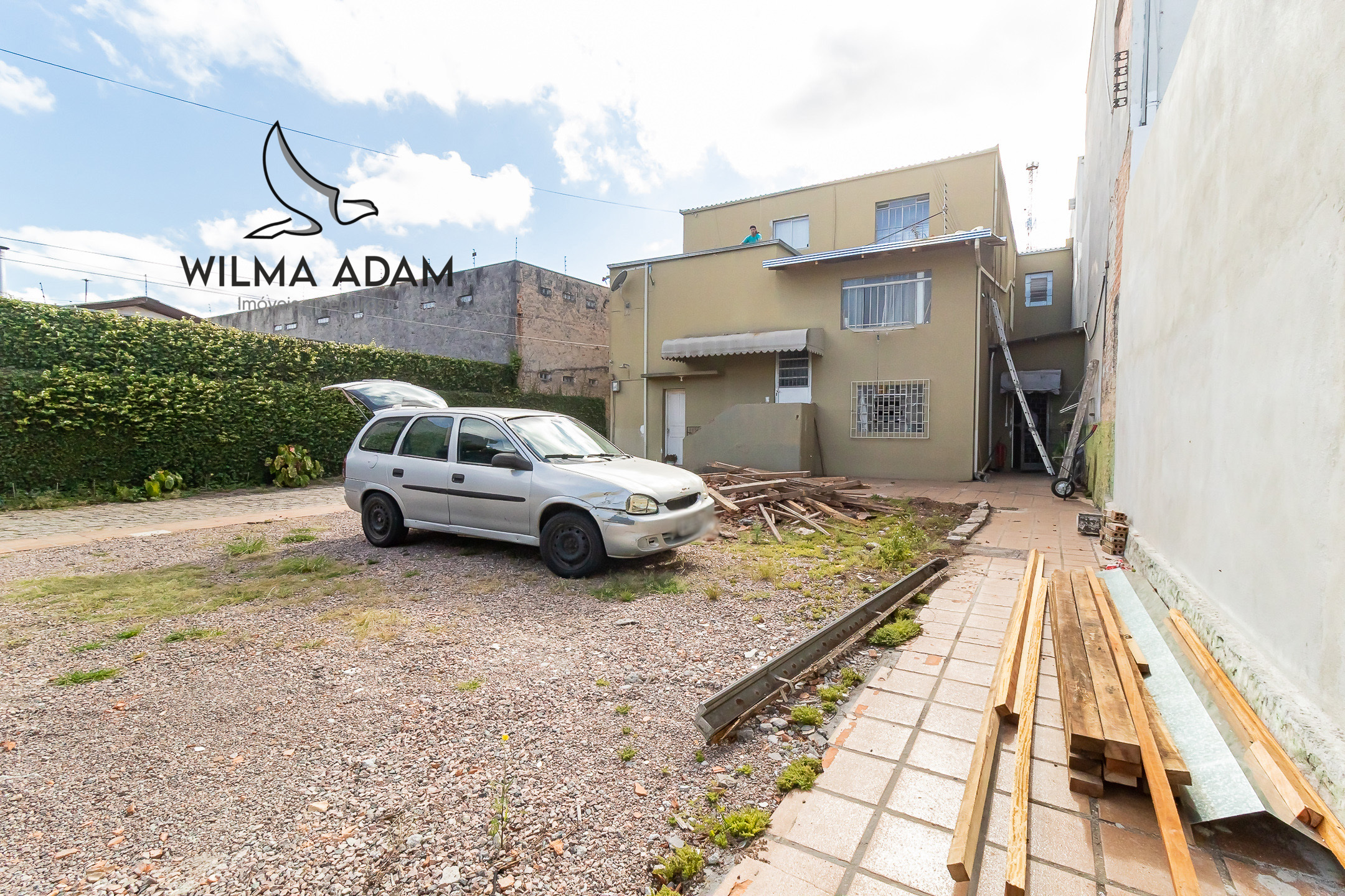 Imagem Terreno à Venda, 1.050 m²em Novo Mundo - Curitiba