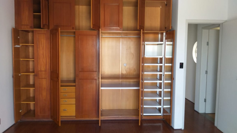 Imagem Casa com 3 Quartos à Venda, 180 m² em Vila Lavínia - Mogi das Cruzes Imagem Casa com 3 Quartos à Venda, 180 m² em Vila Lavínia - Mogi das Cruzes