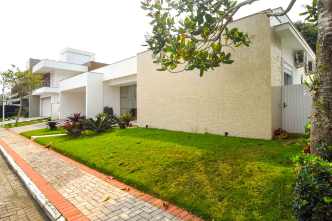 Imagem Casa com 4 Quartos à Venda, 345 m²em Ponta das Canas - Florianópolis