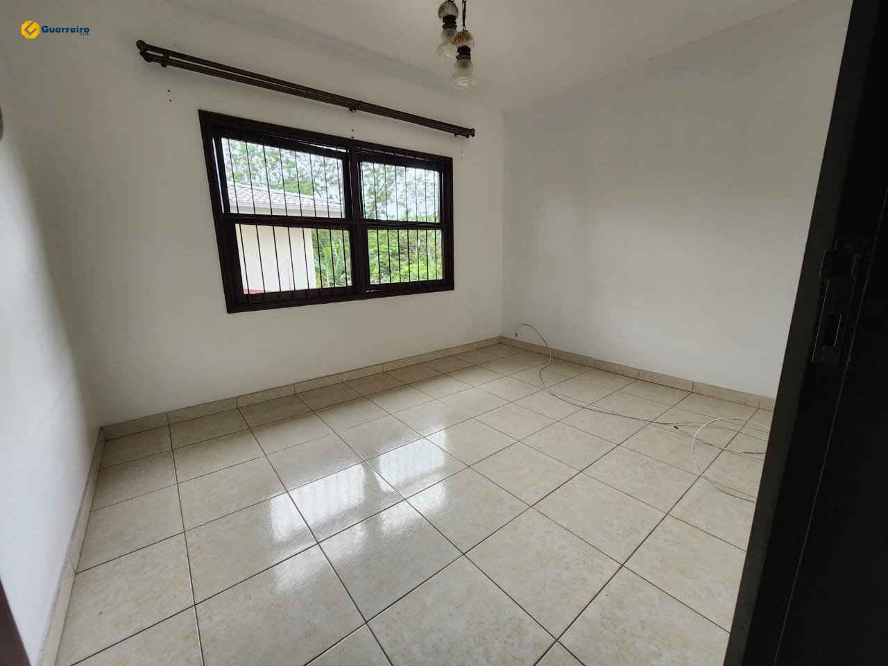Imagem Casa com 3 Quartos à Venda, 190 m² em Trindade - Florianópolis Imagem Casa com 3 Quartos à Venda, 190 m² em Trindade - Florianópolis