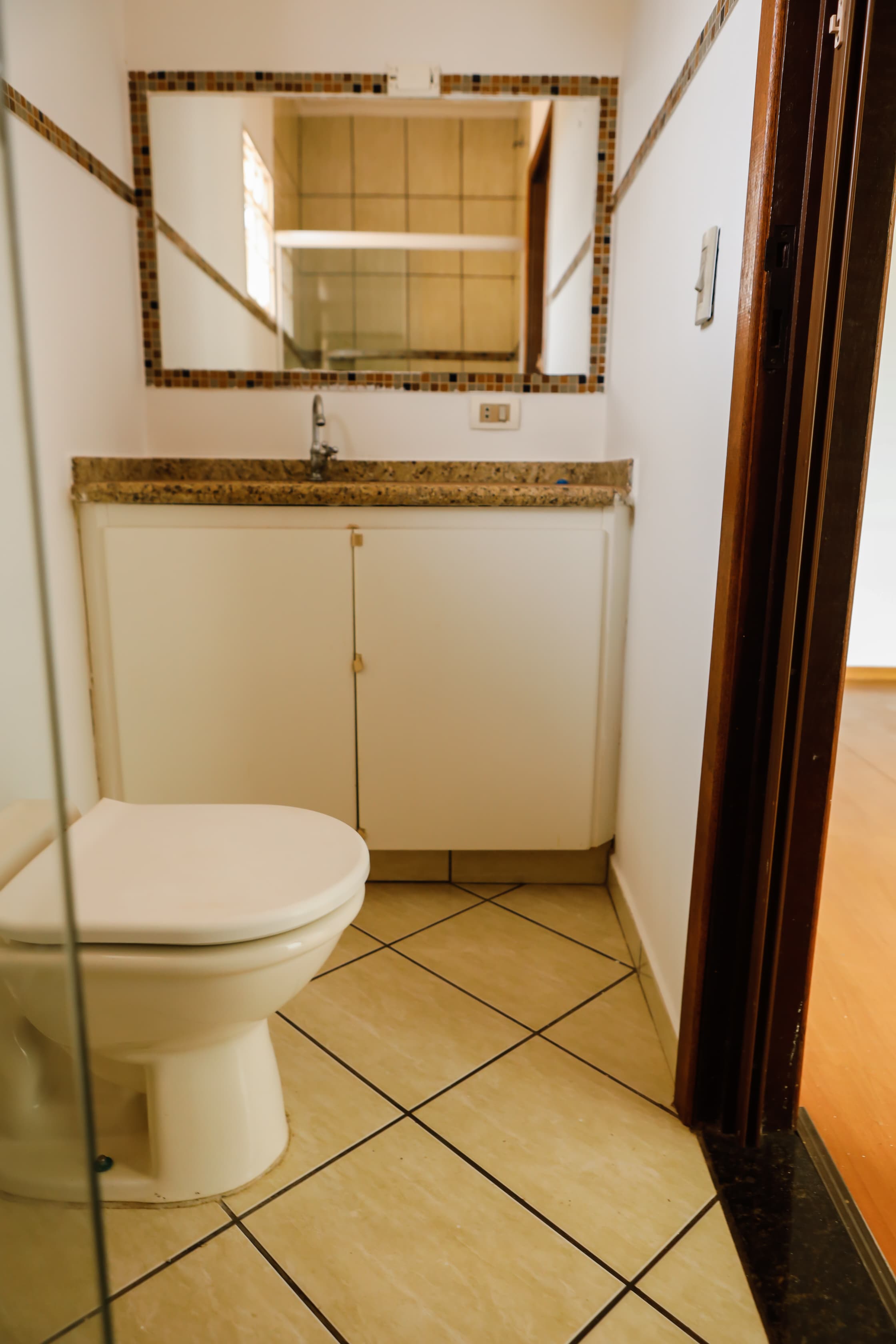 Imagem Sobrado com 3 Quartos à Venda ou Temporada, 160 m²em Jardim Guararapes - Londrina