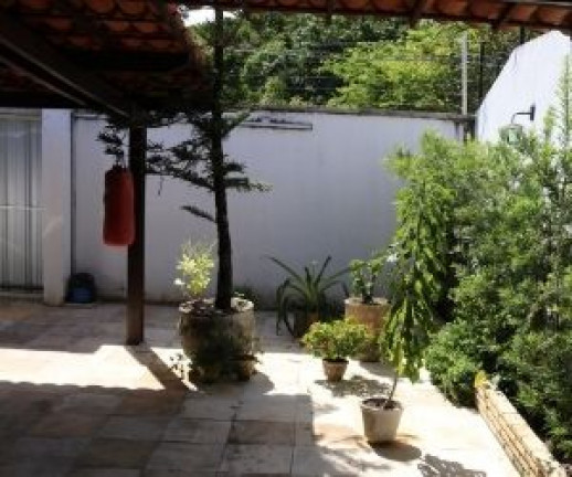 Imagem Casa com 3 Quartos à Venda, em Lagoa Redonda - Fortaleza Imagem Casa com 3 Quartos à Venda, em Lagoa Redonda - Fortaleza