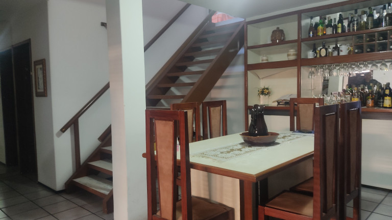 Imagem Sobrado com 7 Quartos à Venda,  em Dionísio Torres - Fortaleza 