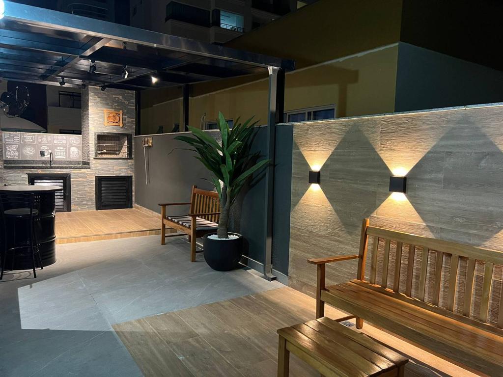 Imagem Apartamento com 2 Quartos à Venda, 130 m²em Centro - Balneário Camboriú