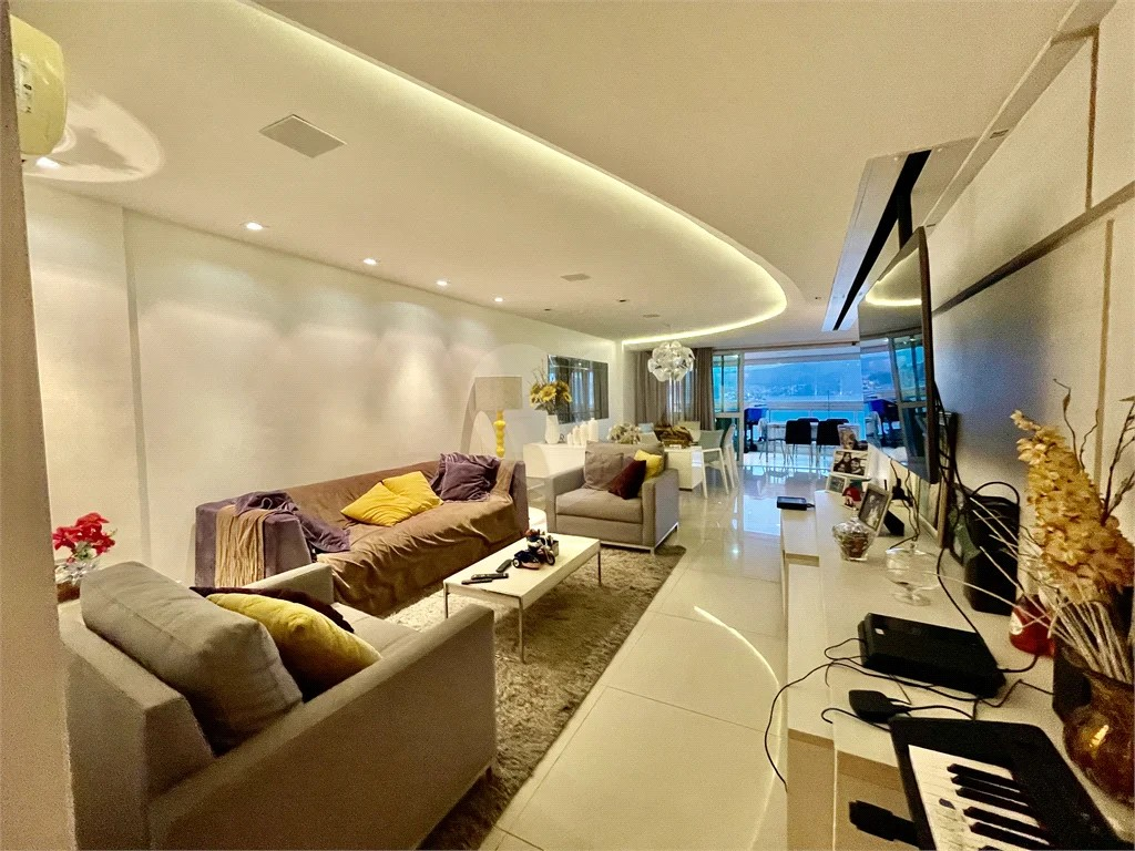 Imagem Apartamento com 4 Quartos à Venda, 230 m²em Icaraí - Niterói Imagem Apartamento com 4 Quartos à Venda, 230 m²em Icaraí - Niterói