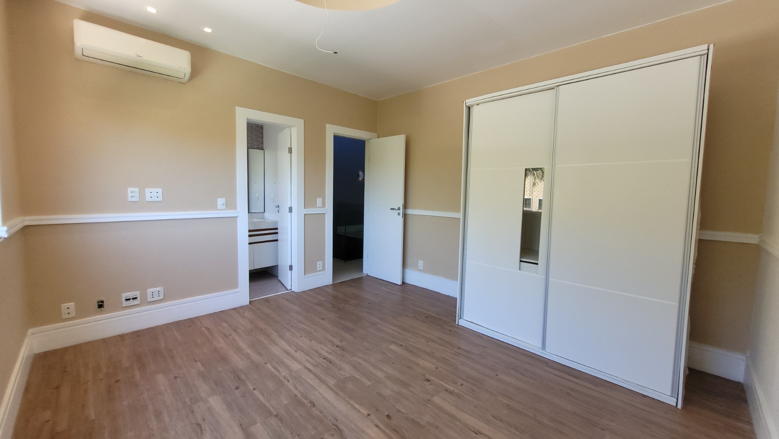 Imagem Casa de Condomínio com 3 Quartos à Venda, 340 m²em Sapê - Niterói Imagem Casa de Condomínio com 3 Quartos à Venda, 340 m²em Sapê - Niterói