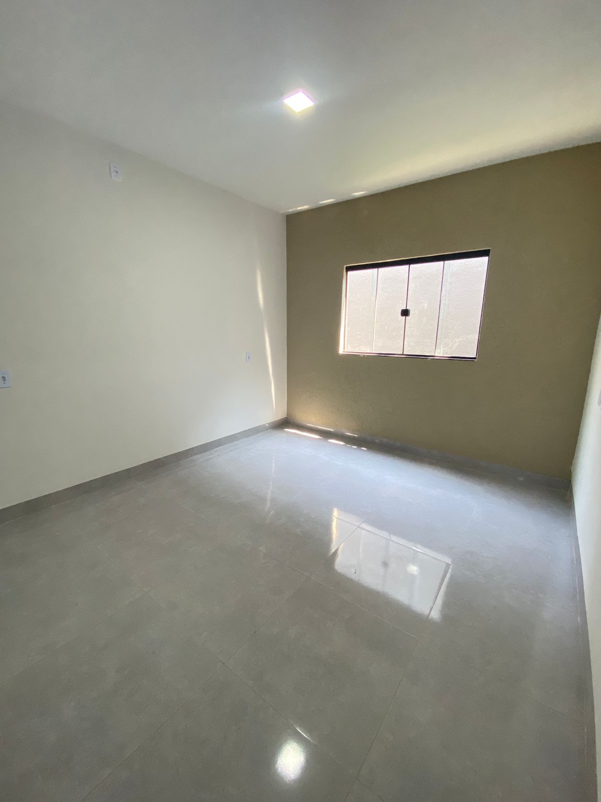 Imagem Casa com 2 Quartos à Venda, 98 m²em Jardim Ipanema - Trindade Imagem Casa com 2 Quartos à Venda, 98 m²em Jardim Ipanema - Trindade
