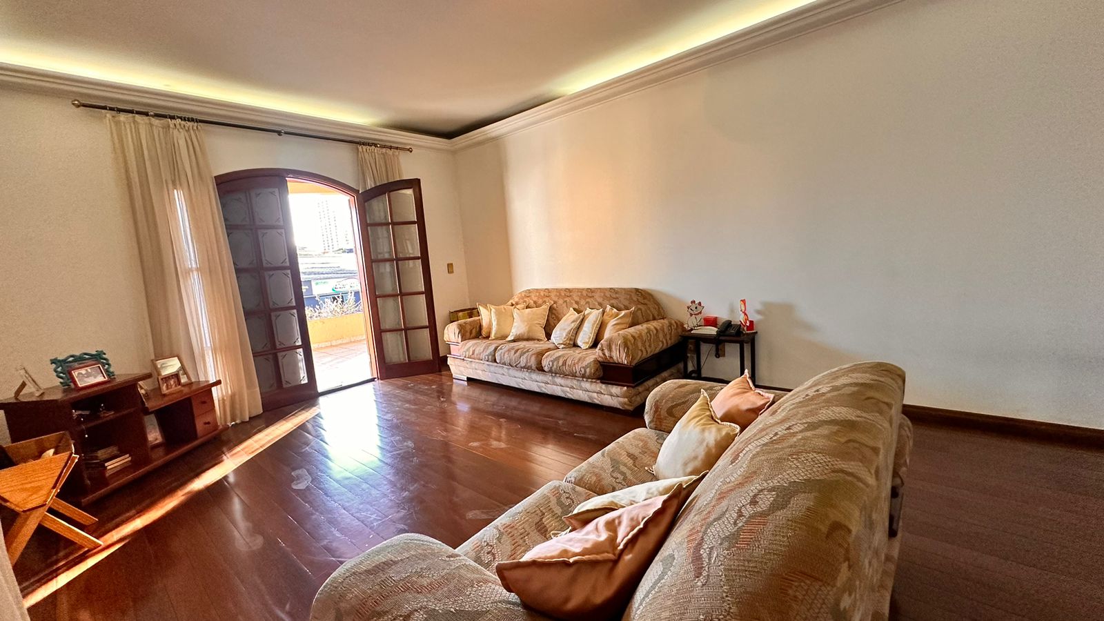 Imagem Sobrado com 5 Quartos à Venda ou Temporada, 587 m²em Taguatinga Norte (Taguatinga) - Brasília