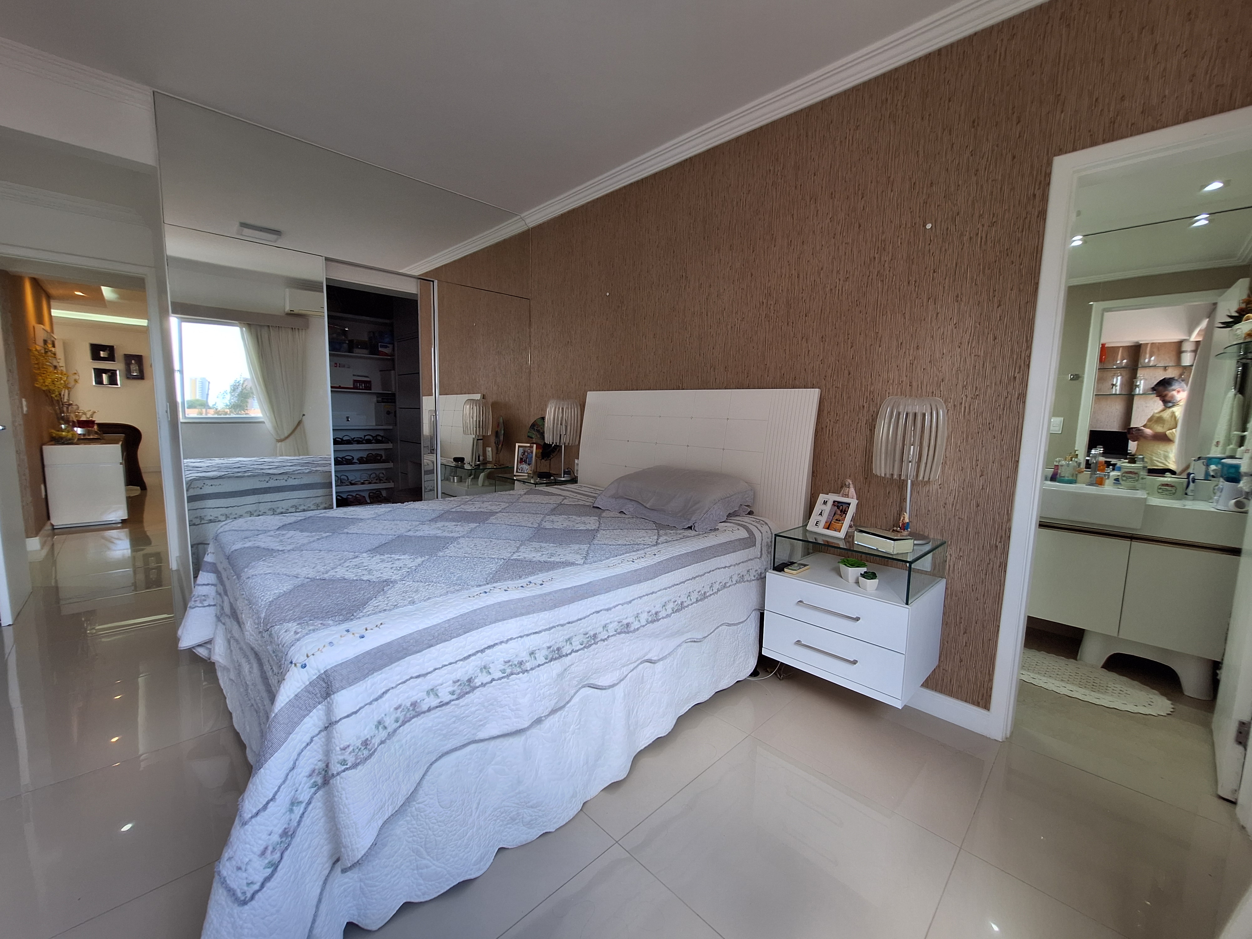 Imagem Apartamento com 3 Quartos à Venda, 105 m²em Centro - Fortaleza Imagem Apartamento com 3 Quartos à Venda, 105 m²em Centro - Fortaleza