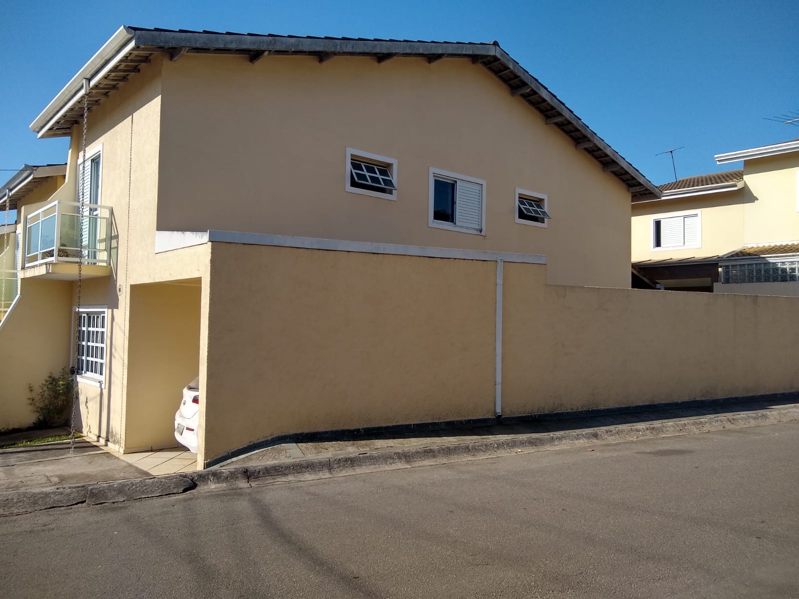 Imagem Casa de Condomínio com 3 Quartos à Venda, 119 m²em Vila Caputera - Mogi das Cruzes Imagem Casa de Condomínio com 3 Quartos à Venda, 119 m²em Vila Caputera - Mogi das Cruzes