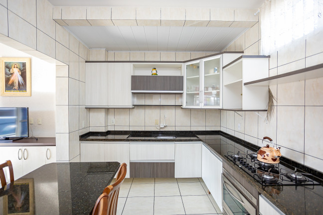 Imagem Casa com 3 Quartos à Venda, em Sítio Cercado - Curitiba Imagem Casa com 3 Quartos à Venda, em Sítio Cercado - Curitiba