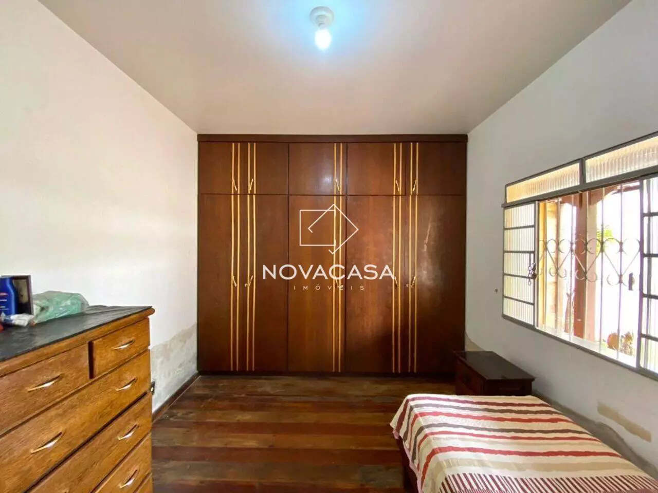 Imagem Casa com 3 Quartos à Venda, 147 m² em Heliópolis - Belo Horizonte Imagem Casa com 3 Quartos à Venda, 147 m² em Heliópolis - Belo Horizonte