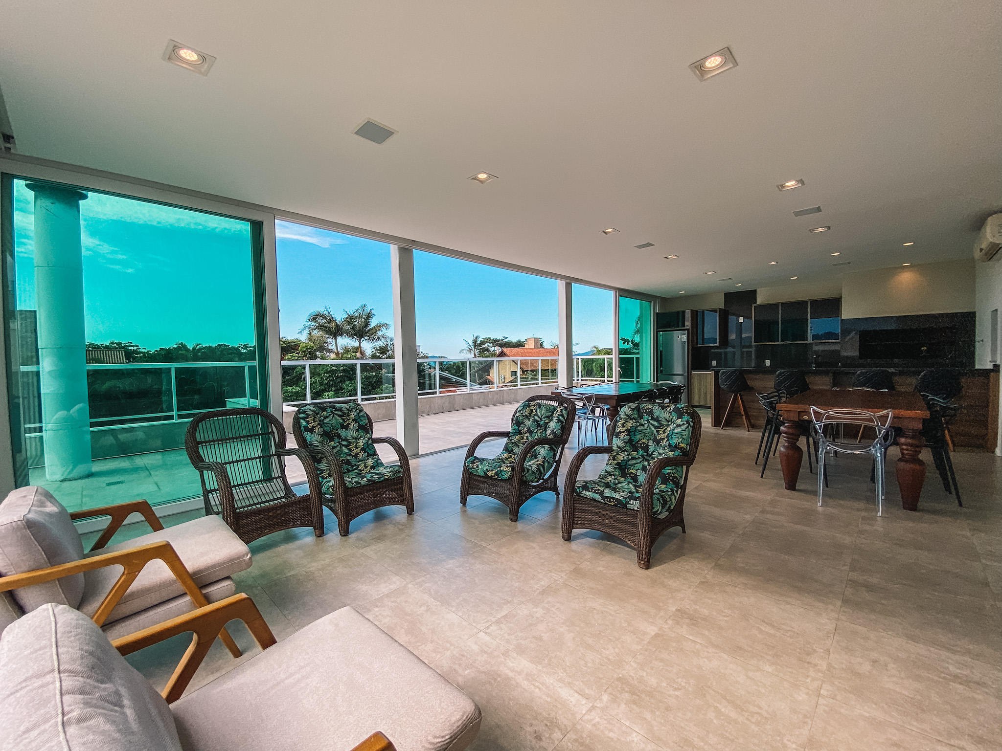 Imagem Casa com 6 Quartos à Venda, 1.000 m² em Jurerê Internacional - Florianópolis Imagem Casa com 6 Quartos à Venda, 1.000 m² em Jurerê Internacional - Florianópolis