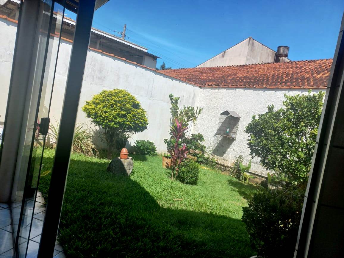 Imagem Casa com 4 Quartos à Venda, 167 m² em Country Club - Poços de Caldas Imagem Casa com 4 Quartos à Venda, 167 m² em Country Club - Poços de Caldas